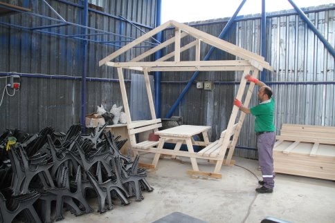 BELEDİYE MARANGOZ ATÖLYESİ MEYVELERİNİ VERMEYE BAŞLADI.