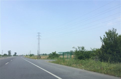 2 TL için Hem Kendini Hem Trafiği Tehlikeye Atıyor