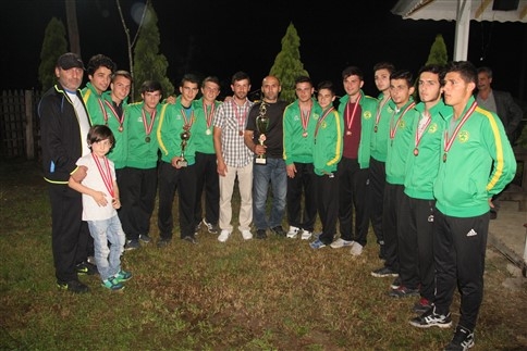 Akyazı Akın Spor Şampiyonluğunu Kutladı 