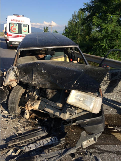 Ters Yöne Giren Otomobil Faciaya Sebep Oluyordu 8 Yaralı