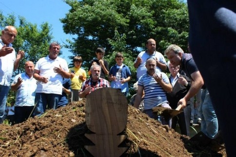 Mert Açıker Babalar Gününde Babasız Kaldı