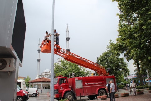 Akyazı’ya Mobese Kameraları Takılmaya Başlandı