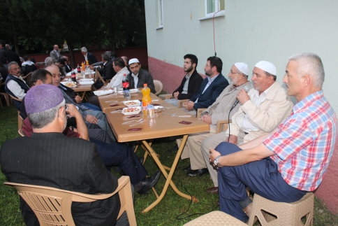 Durmuşlar Mahe Halkı İftarda Bir Araya Geldi