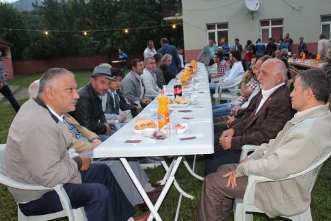 Durmuşlar Mahe Halkı İftarda Bir Araya Geldi