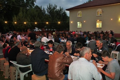 Durmuşlar Mahe Halkı İftarda Bir Araya Geldi