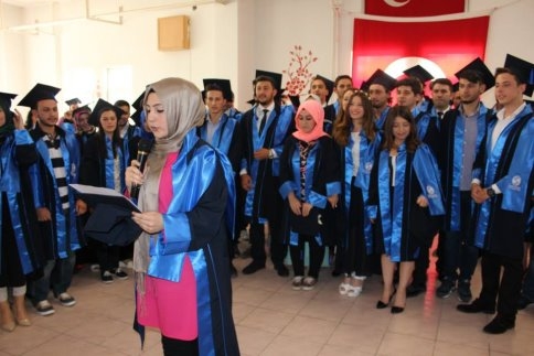 Akyazı MYO’da Mezuniyet Heyecanı