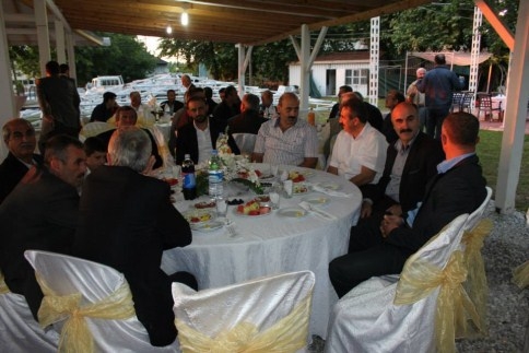 Muhtarlar Derneği İftar Yemeği Düzenledi