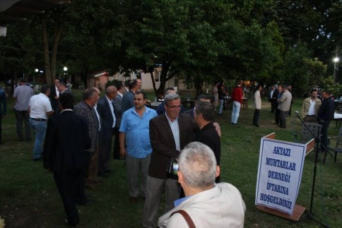 Muhtarlar Derneği İftar Yemeği Düzenledi