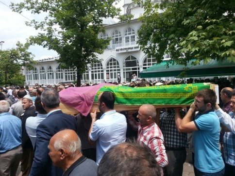 Nazlı Sarı vefat etti