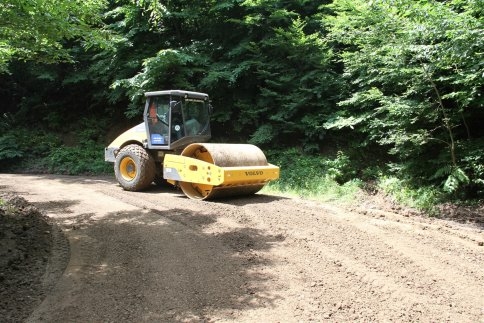 Akyazı’da Mahe Yolları Genişliyor Güzelleşiyor