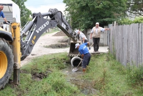 Çatalköprü Mahesine Büz Döşeme Çalışması Başladı