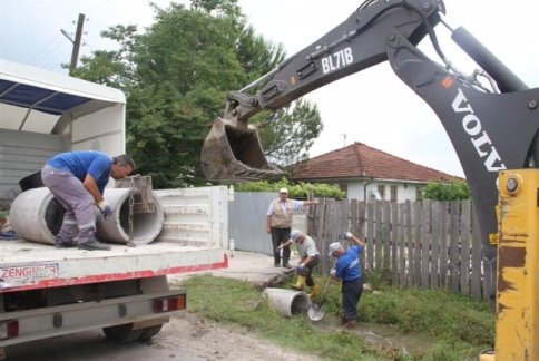 Çatalköprü Mahesine Büz Döşeme Çalışması Başladı