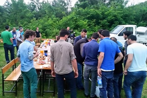 Gençler Biraraya Gelip İftar Yaptı