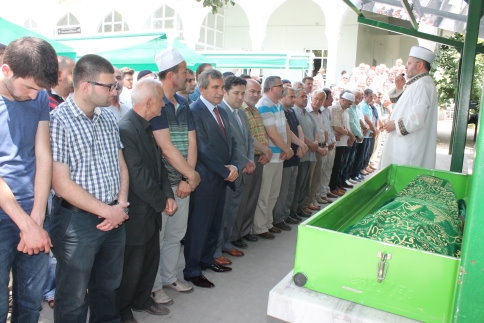 Merhum Nihat Özmert Defnedildi