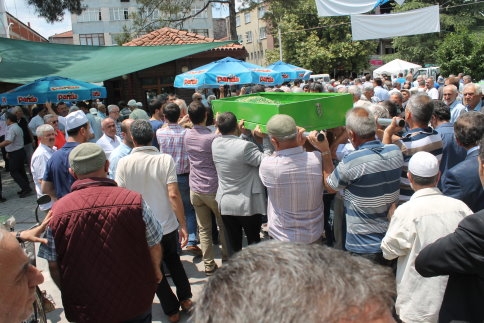 Merhum Nihat Özmert Defnedildi