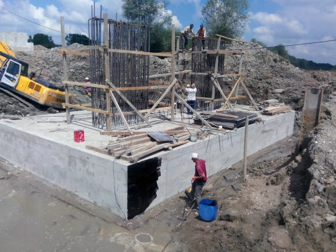 Yeni Köprüde Çalışmalar Sürüyor