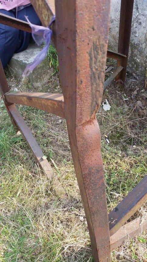 Ölü Direk Tehlike Saçıyor