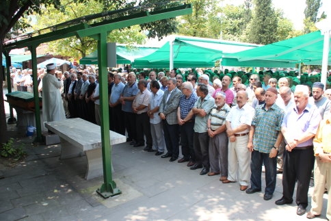 Nurhayat Papatya Defnedildi