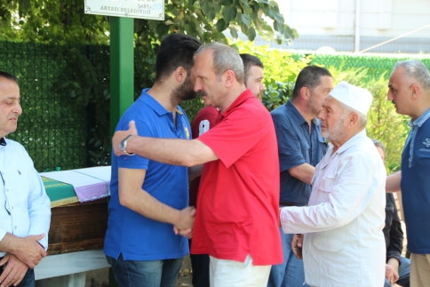 Sezgin Ailesi'nin Büyügü Hidayet Sezgin Defnedildi