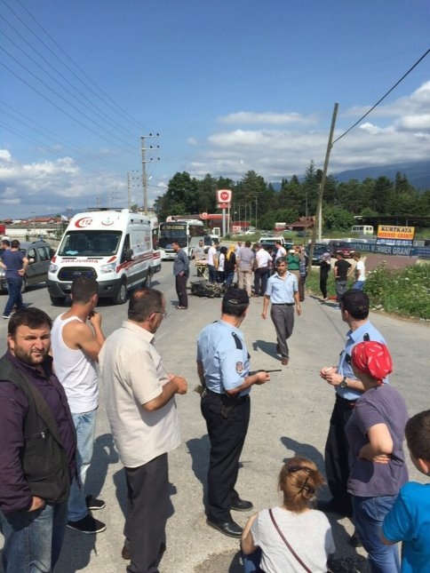 Bayan Sürücü Motosiklete Çarptı