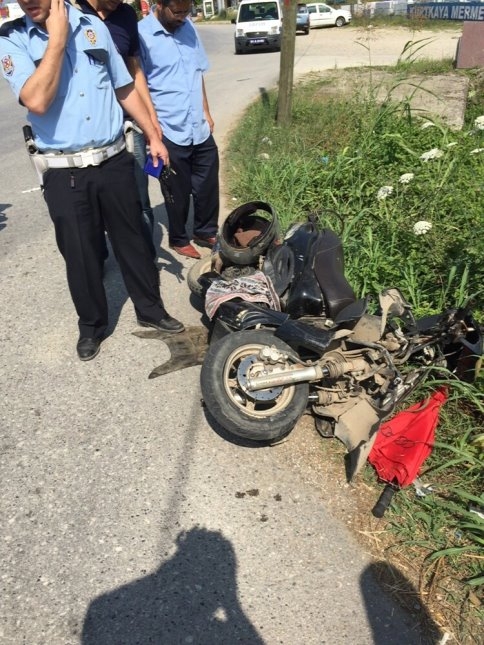 Bayan Sürücü Motosiklete Çarptı