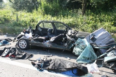 TEM'de feci kaza: 3 ölü 3 yaralı