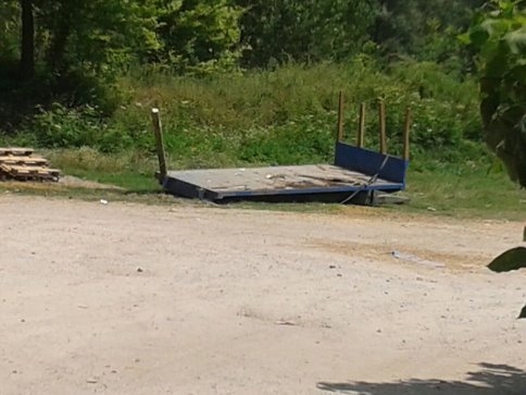 Tomruk Yüklü Traktörün Dingili Kırıldı