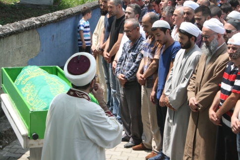 İdris Bayır Taşburun Mahesi’nde Defnedildi