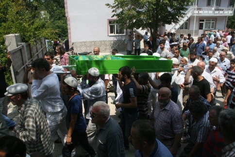 İdris Bayır Taşburun Mahesi’nde Defnedildi