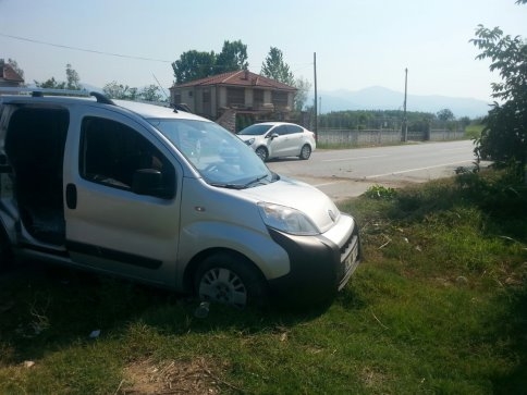 Virajı Alamayınca Elektrik Diğerine Çarptı