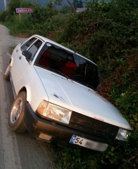 Bisikletli Çocuklara Otomobil Çarptı 2 Yaralı 