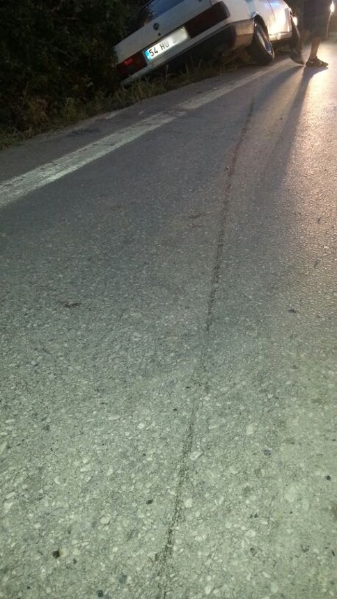 Bisikletli Çocuklara Otomobil Çarptı 2 Yaralı 