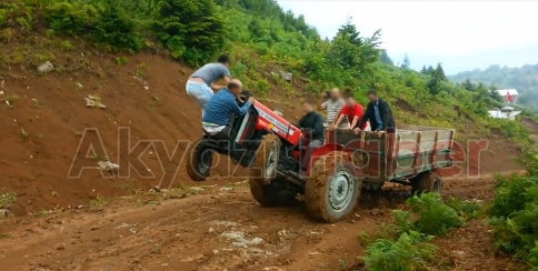 Traktörle Ölümüne Yolculuk