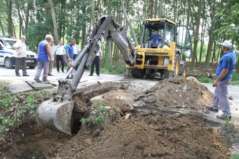 Topağaç Mahesinde Alt Yapı Çalışmaları Sürüyor