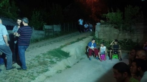 Çocukları Kurtarmak İsterken Hayatını Kaybetti