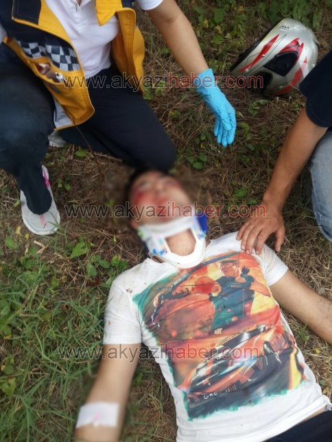 Motosikletle Kavaklığa Girdiler 2 Yaralı