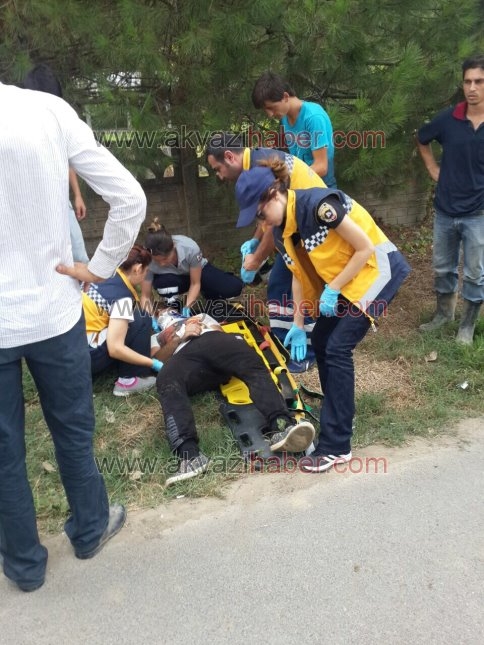 Motosikletle Kavaklığa Girdiler 2 Yaralı