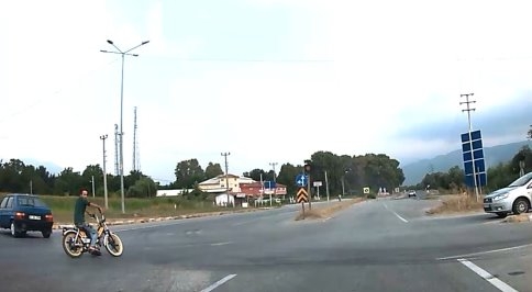 Batakköy Kavşağında Kazaya Ramak Kala