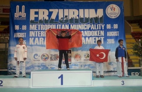 Uluslar Arası Turnuvada Karatecilerden 4 Madalya