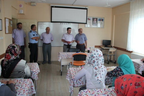 Kaymakam ve ekibinden Kur’an Kursuna ziyaret    