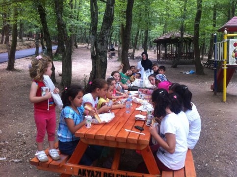 Akyazı'nın Orman Park'ı Aile ve Öğrencileri Mekanı Oldu