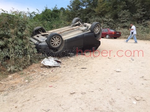 Lastiği Patlayan Araç Takla Attı