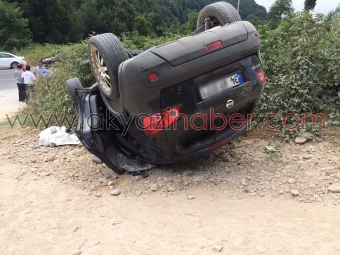 Lastiği Patlayan Araç Takla Attı