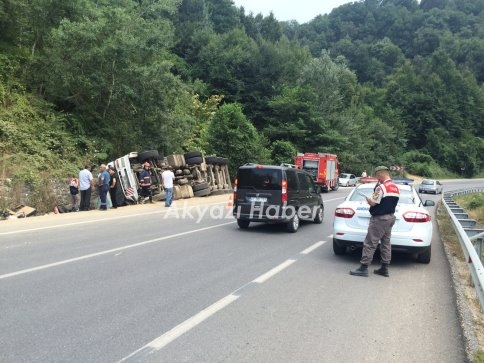 Dev Kamyon Devrildi 1 Yaralı 