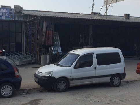 Sanayi Sitesinde Bir Kişi Elektrik Akımına Kapıldı