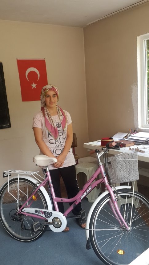 Kurs Birincisine Bisiklet Hediye Edildi