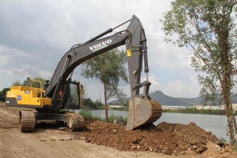 Kuzuluk Göl Park Çevresi Şekillenmeye Başladı