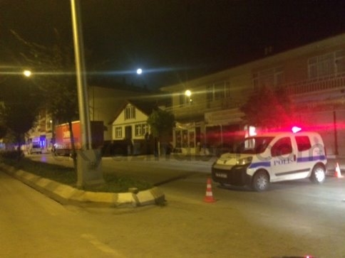 Kasklı Saldırgan İş Yerini Kurşunladı