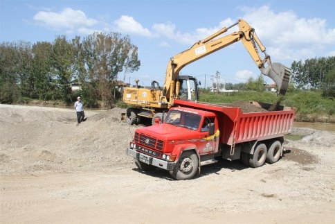 Fen İşleri Ekipleri  Sonbahar Hazırlıklarına Başladı