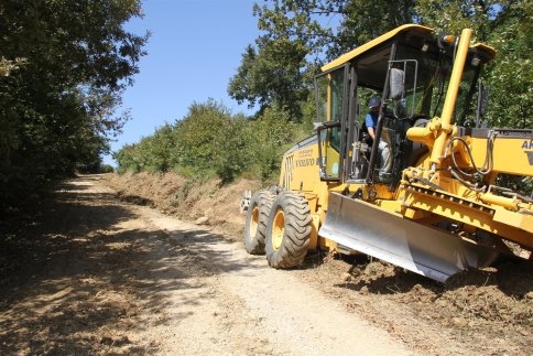 Fen İşleri Ekipleri  Sonbahar Hazırlıklarına Başladı